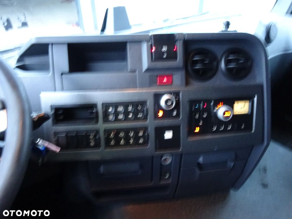 Renault T430 ADR - 12