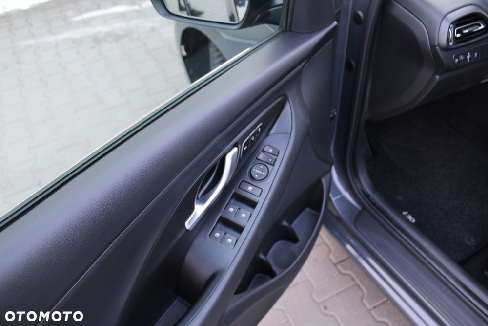 Hyundai i30 ver-1-5-t--gdi-48v-smart-dct - 25