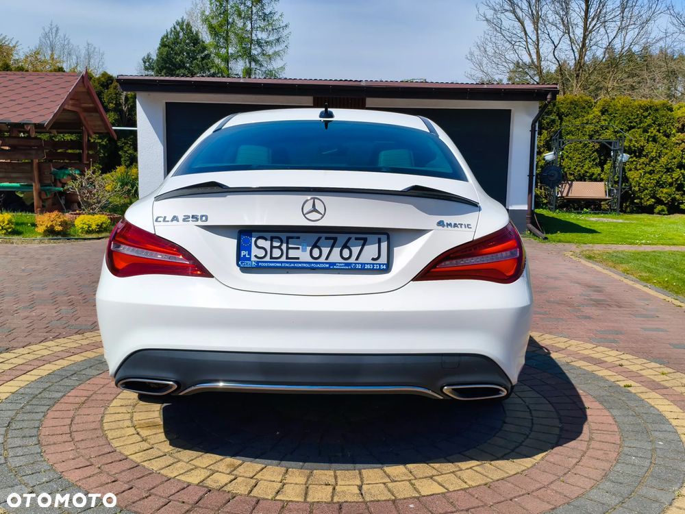 Mercedes-Benz CLA 250 4Matic 7G-DCT - 8