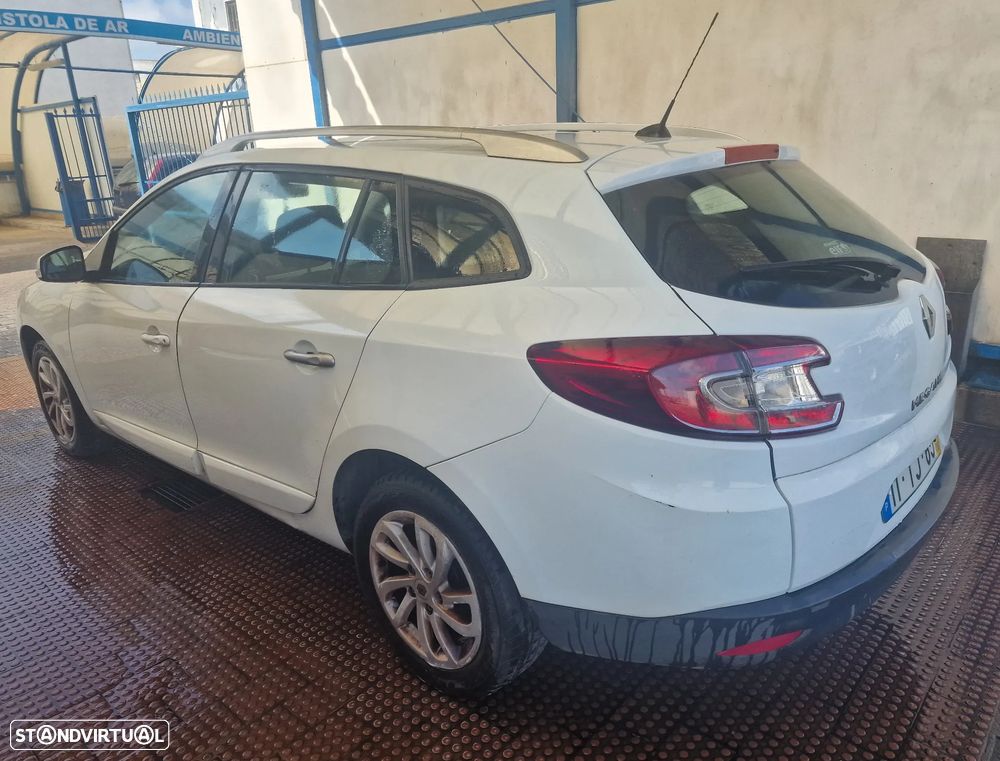Renault Mégane Sport Tourer ENERGY dCi 130 Start & Stopp Bose Edition - 4