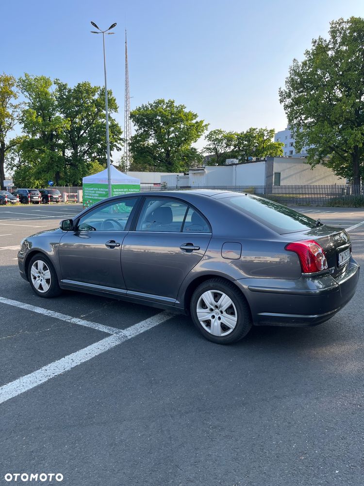 Toyota Avensis 2.0 D-4D Sol - 11