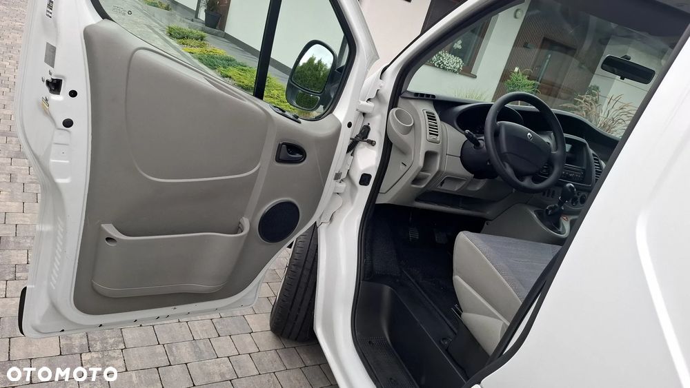 Renault Trafic - 18