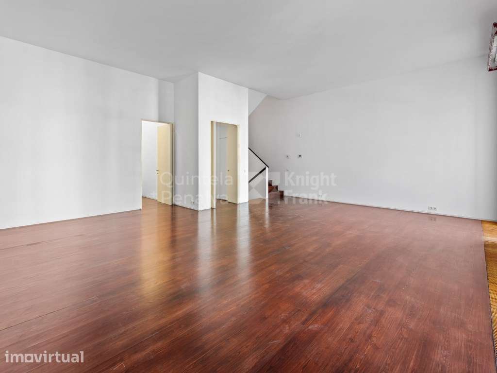 Apartamento T4 em palácio junto do Castelo de São Jorge - Grande imagem: 2/26