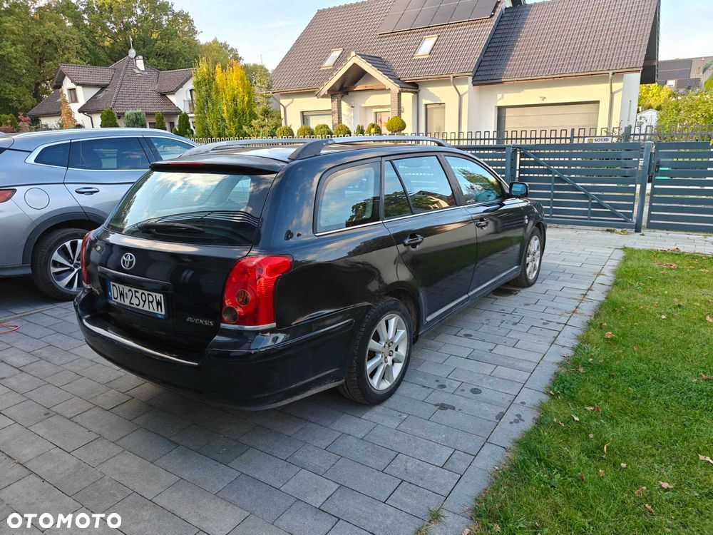Toyota Avensis - 4
