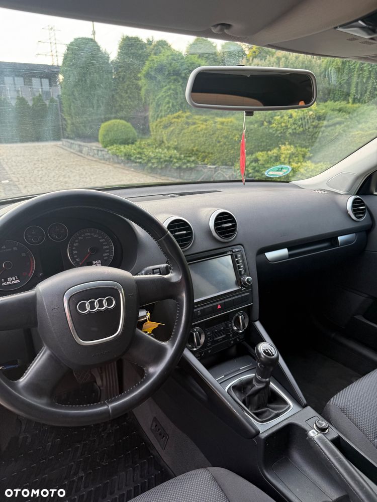 Audi A3 Sportback 1.6 Ambiente - 19