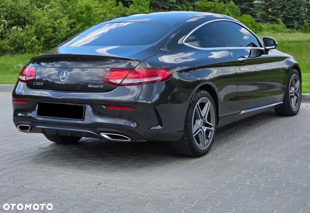 Mercedes-Benz Klasa C 300 9G-TRONIC AMG Line - 12
