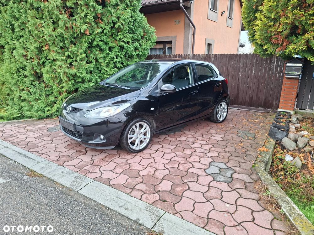 Mazda 2 2009 photo 3