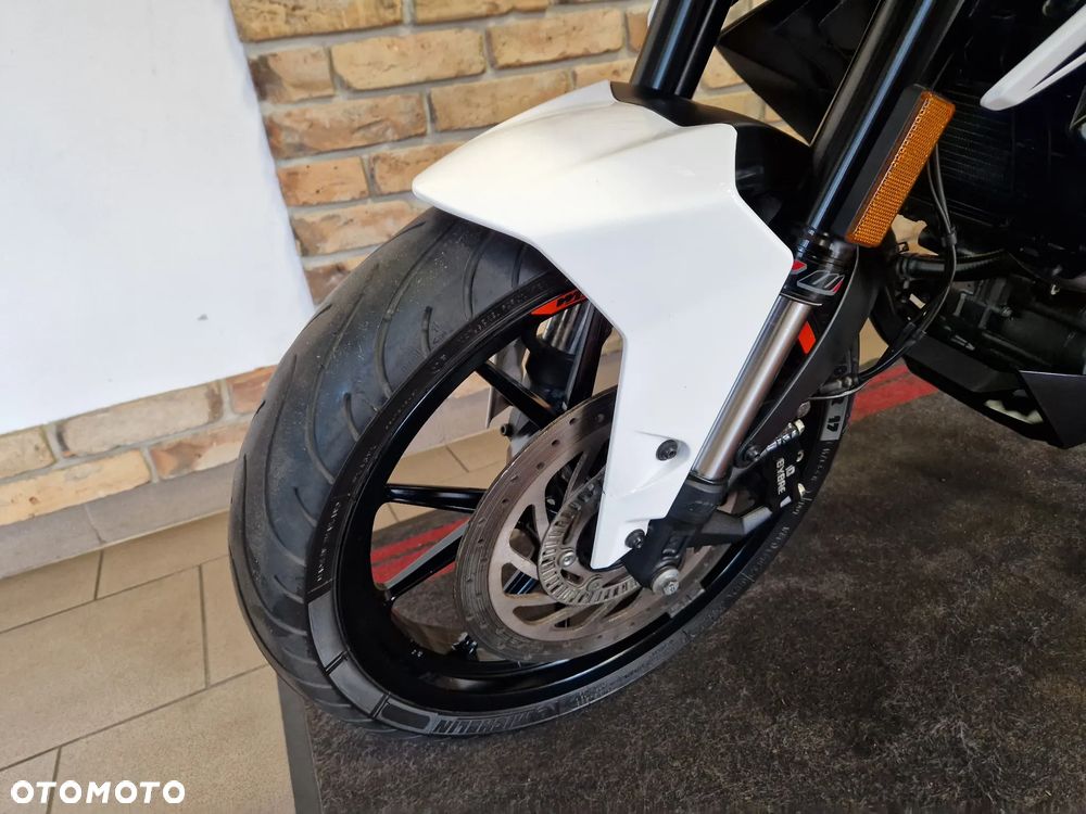 KTM Duke 125 - 21