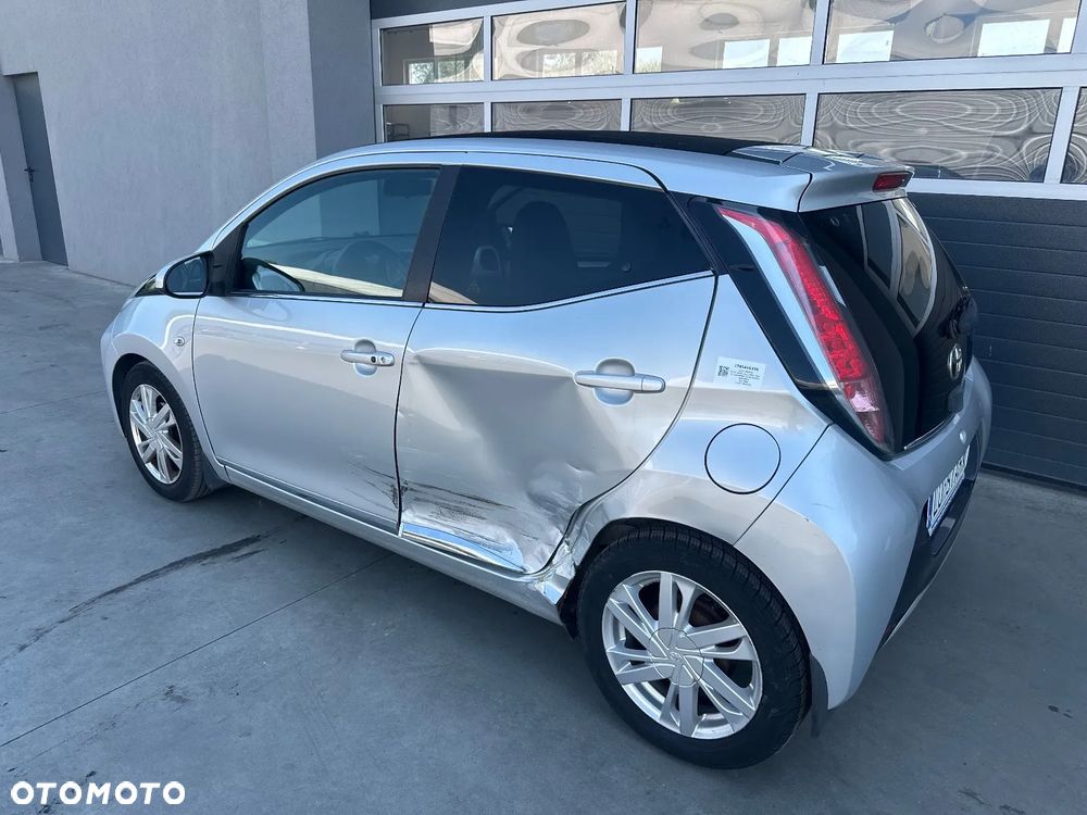Toyota Aygo x-wave - 5