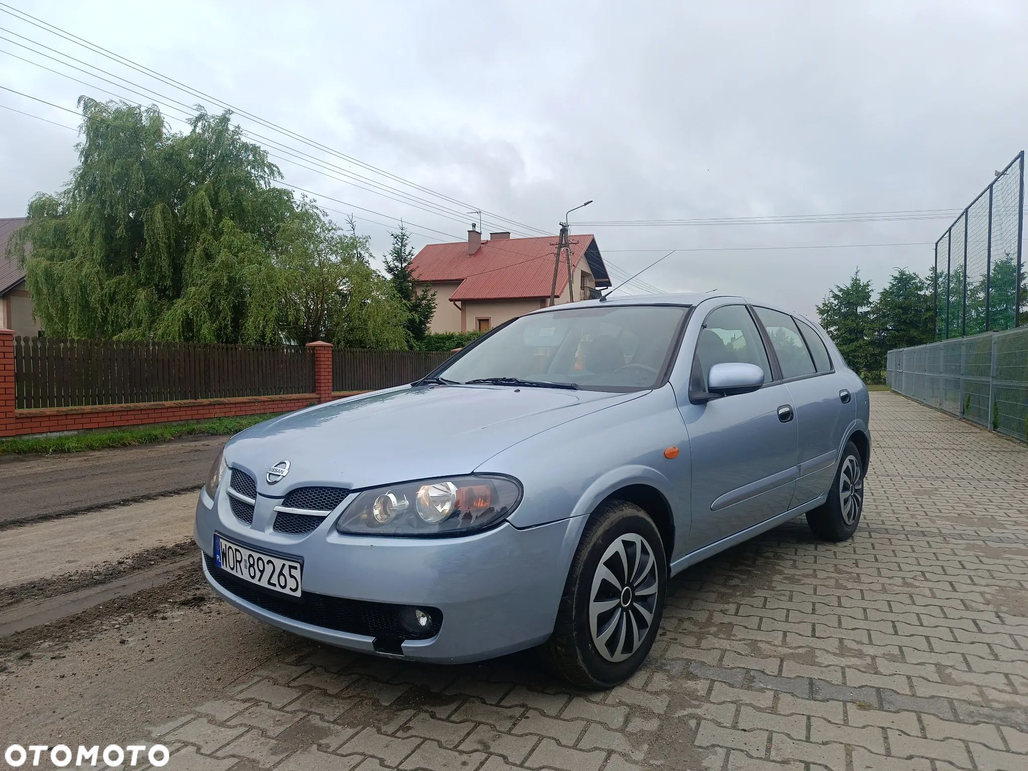 Nissan Almera - 1