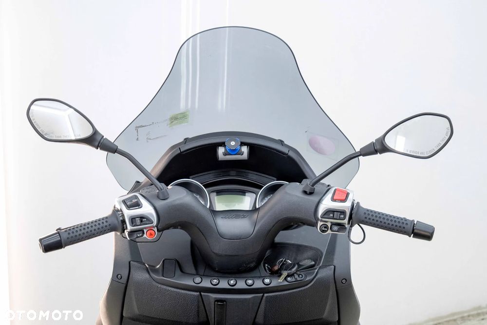 Piaggio MP-3 - 24