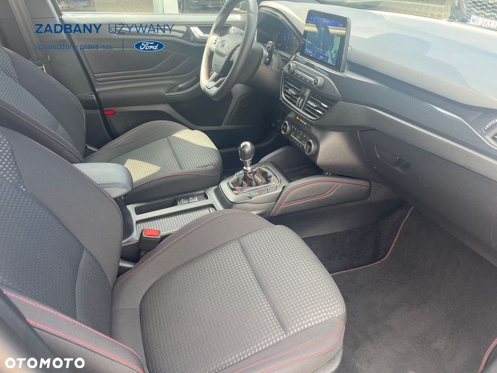 Ford Focus 1.0 EcoBoost Hybrid ST-LINE - 23