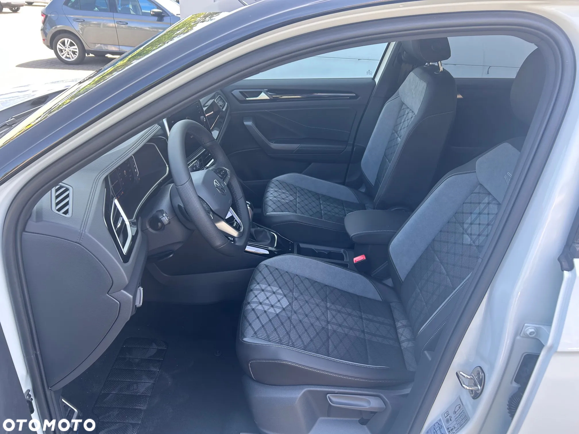 Volkswagen T-Roc 1.5 TSI R-Line Plus DSG - 6