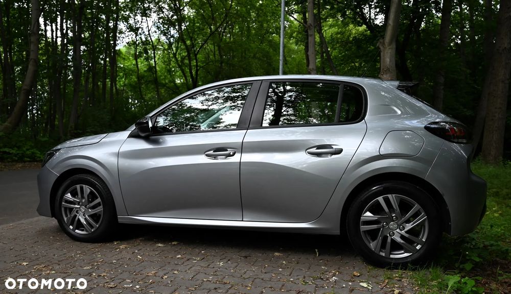 Peugeot 208 - 13