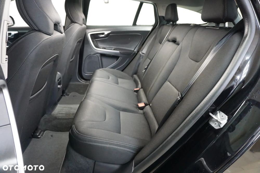 Volvo V60 D2 Kinetic - 23