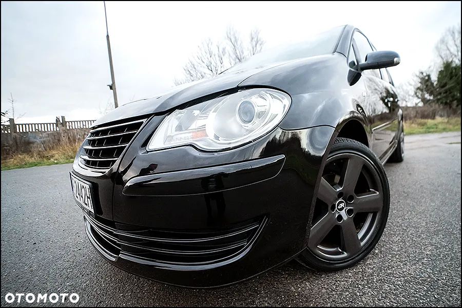 Volkswagen Touran - 10