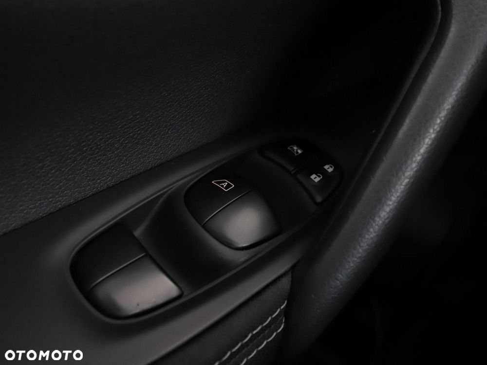 Nissan Qashqai 1.6 DIG-T N-Connecta - 35