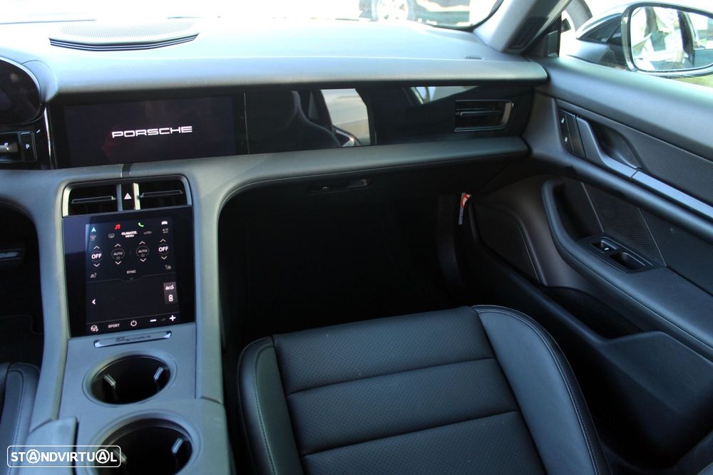 Porsche Taycan Cross Turismo - 46