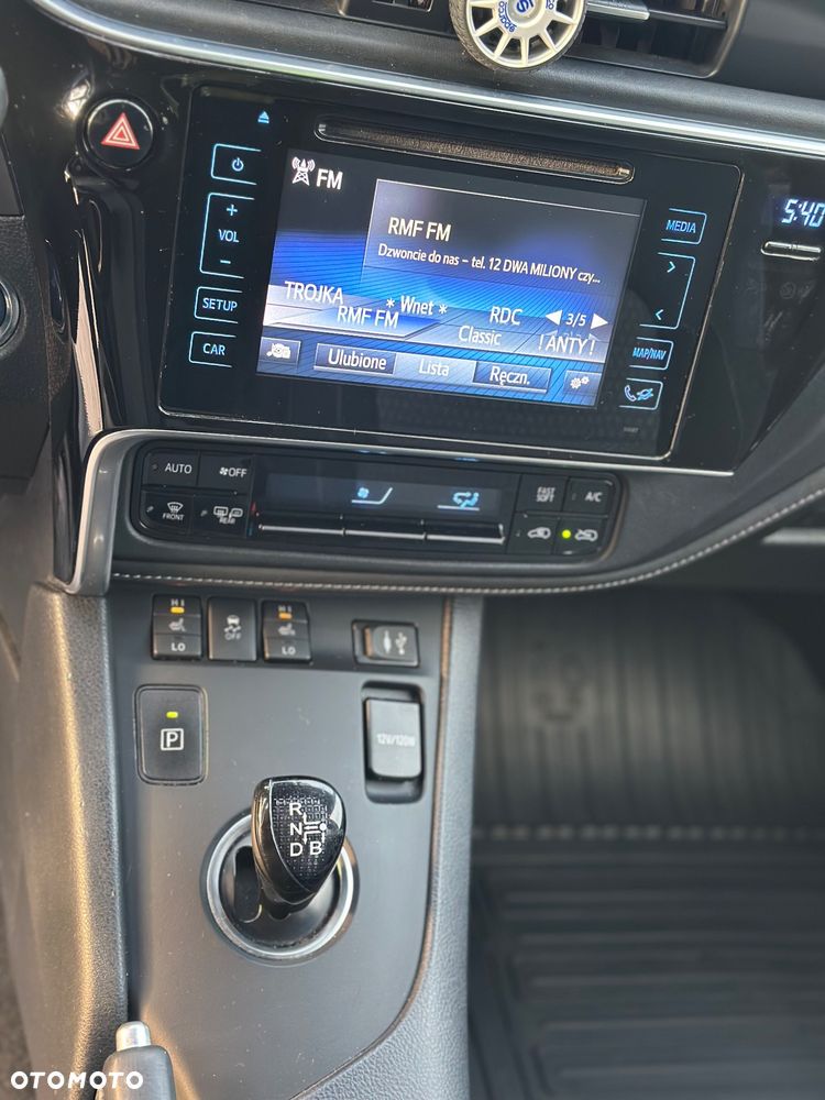 Toyota Auris - 4