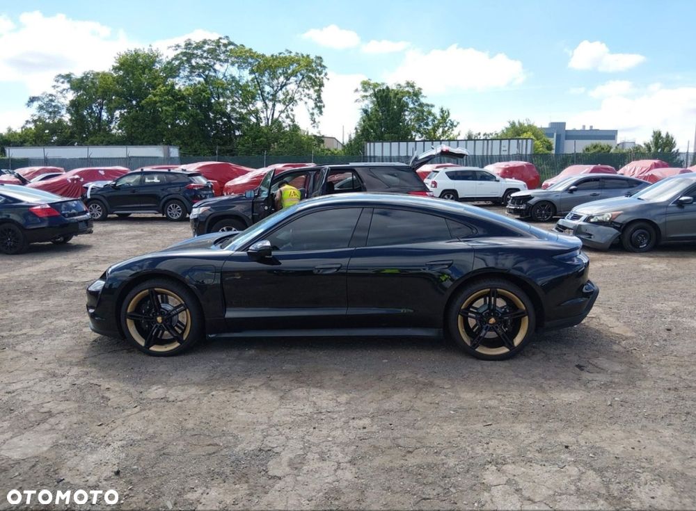 Porsche Taycan - 4