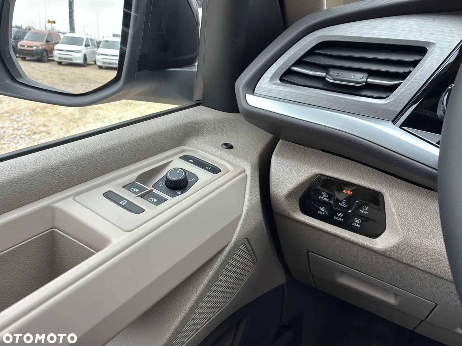 Volkswagen Multivan 2.0 TSI L1 Edition DSG - 25