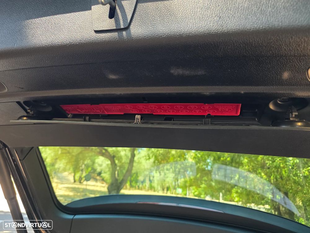 BMW 318 i Pack M Auto - 13