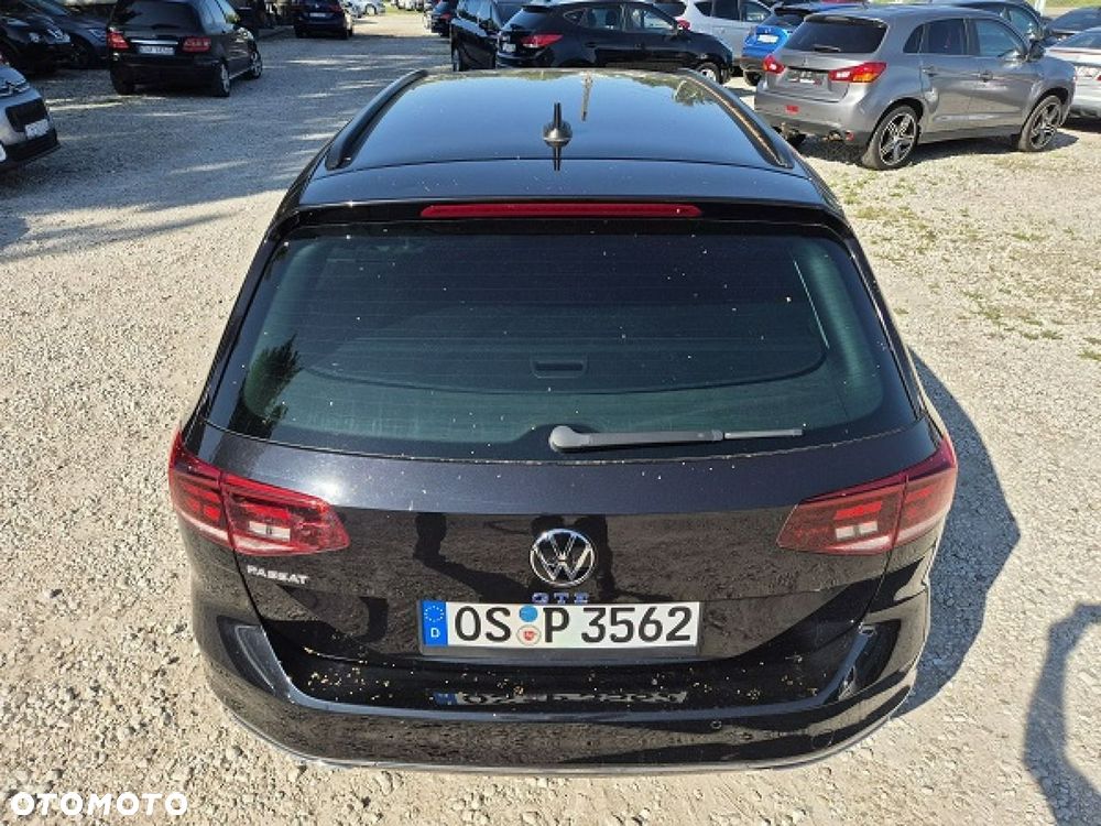 Volkswagen Passat - 12
