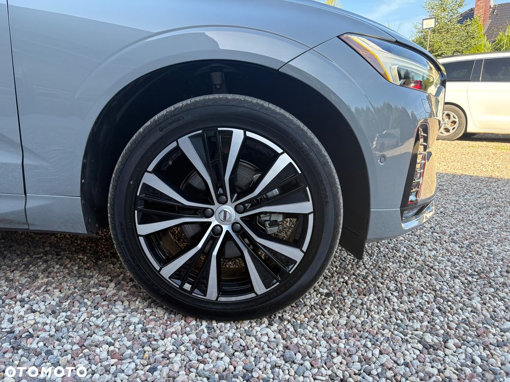 Volvo XC 60 B5 B AWD Ultra Bright - 13