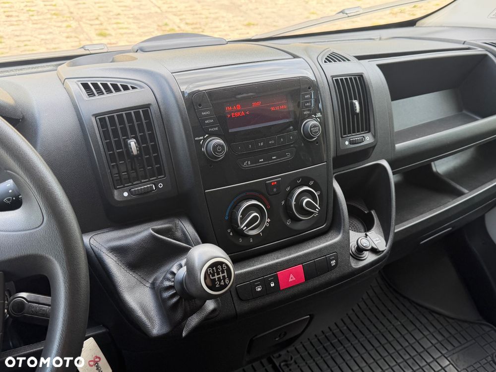 Peugeot Boxer Brygadówka L3H2 7 osób - 20