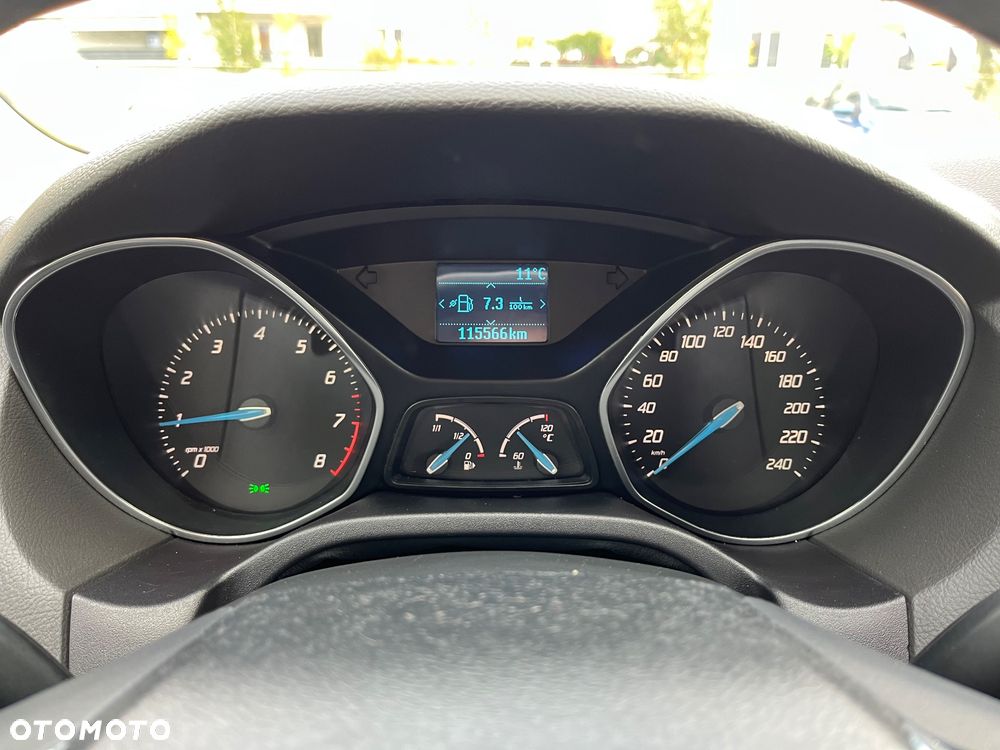 Ford Focus 1.6 Trend Sport - 32