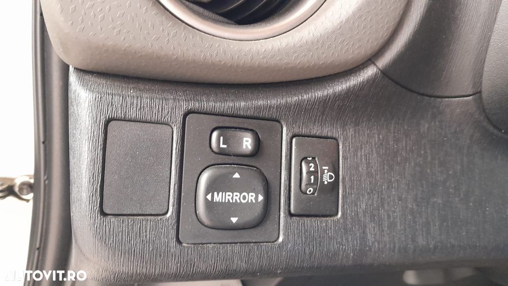 Toyota Yaris 1.4 L D-4D DPF 5D Luna - 13