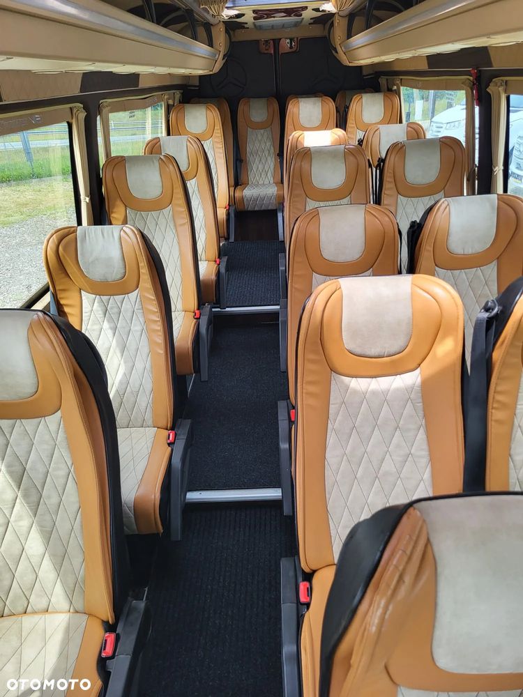 Mercedes-Benz Sprinter 519 CDI 24 miejsca + 3 stojące - 18