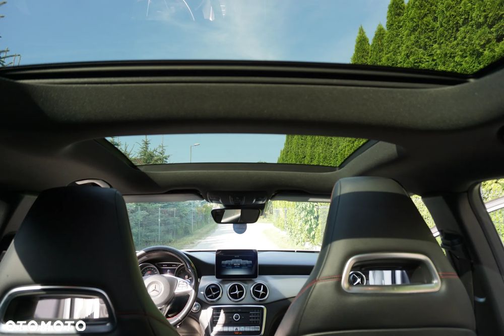 Mercedes-Benz GLA 220 4-Matic AMG Line - 22