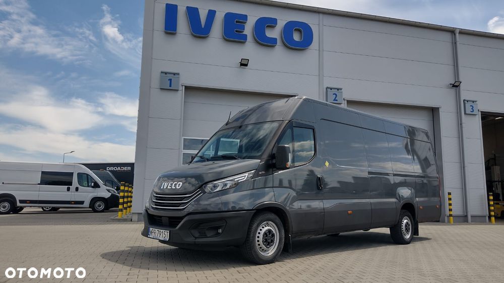 Iveco DAILY furgon 16m3 35S18 manual ASO serwisowany - 7