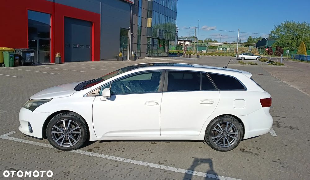 Toyota Avensis 2.0 D-4D Premium - 13