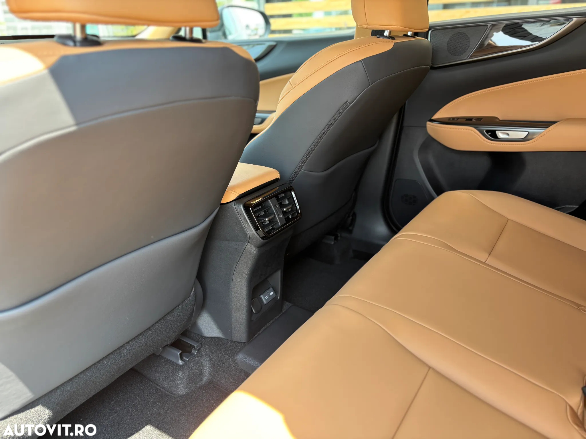 Lexus Seria NX 450h+ 2.5 TNGA HV 25H PHEV CVT Executive - 16