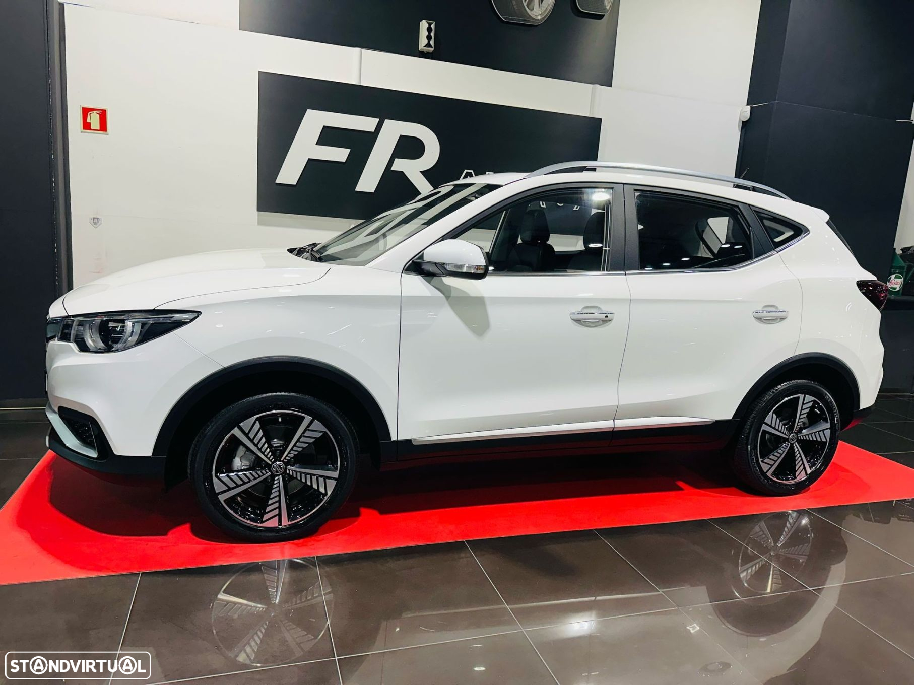 MG ZS EV 44.5 kWh Luxury - 11