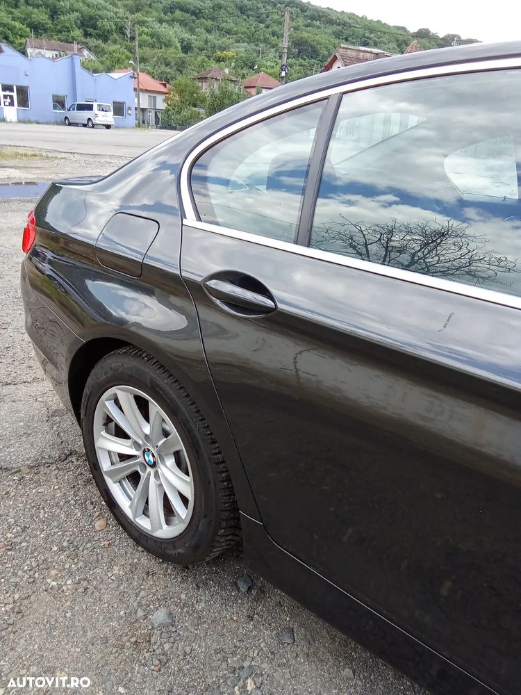 BMW Seria 5 520d Luxury Line - 14