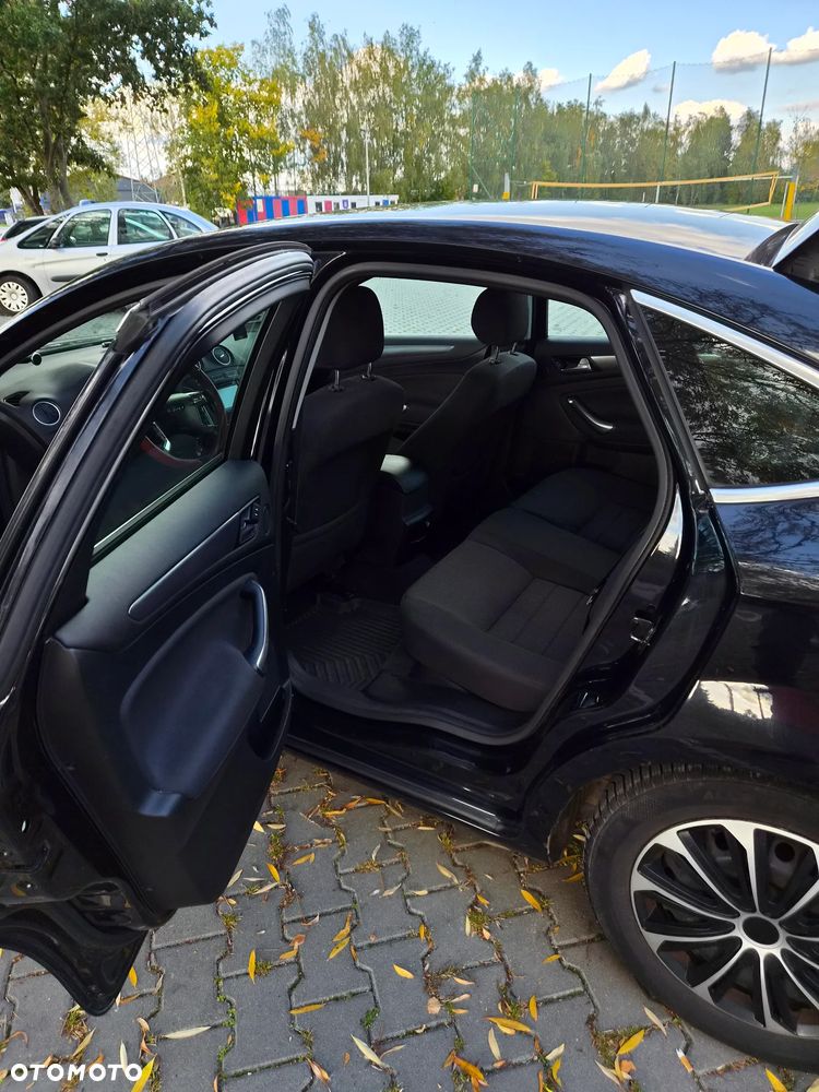 Ford Mondeo 2.0 TDCi Ghia - 11
