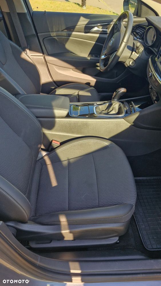 Opel Insignia - 10