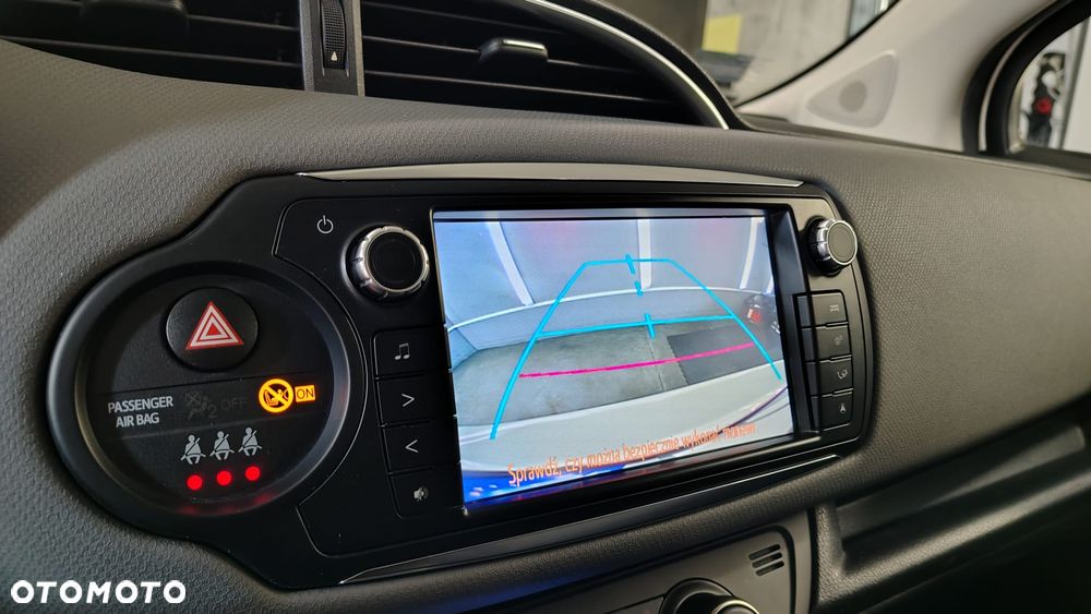 Toyota Yaris Hybrid 100 Premium - 11