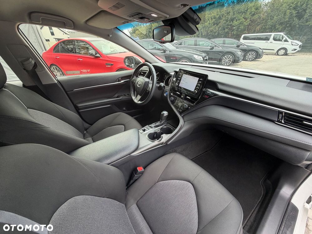 Toyota Camry 2.5 Hybrid Comfort CVT - 30
