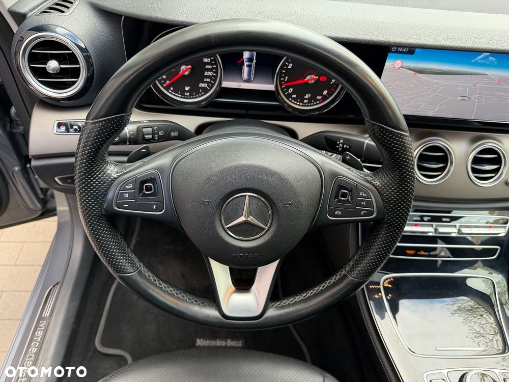 Mercedes-Benz Klasa E 200 CGI BlueEFFICIENCY Automatik Avantgarde - 23