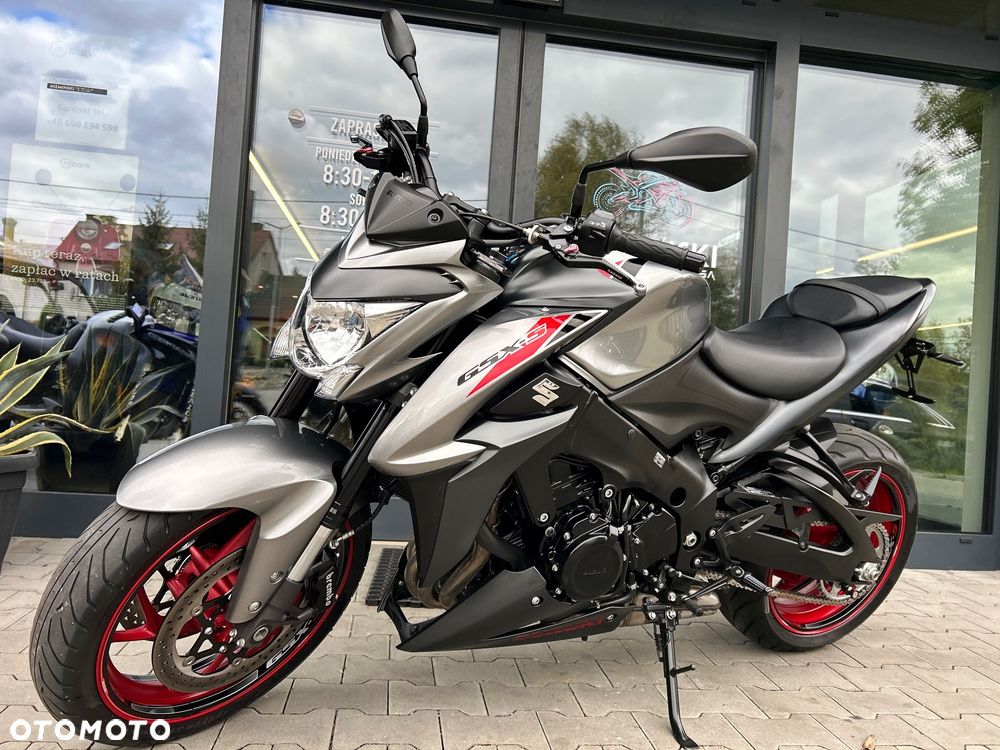 Suzuki GSX 1000 - 25