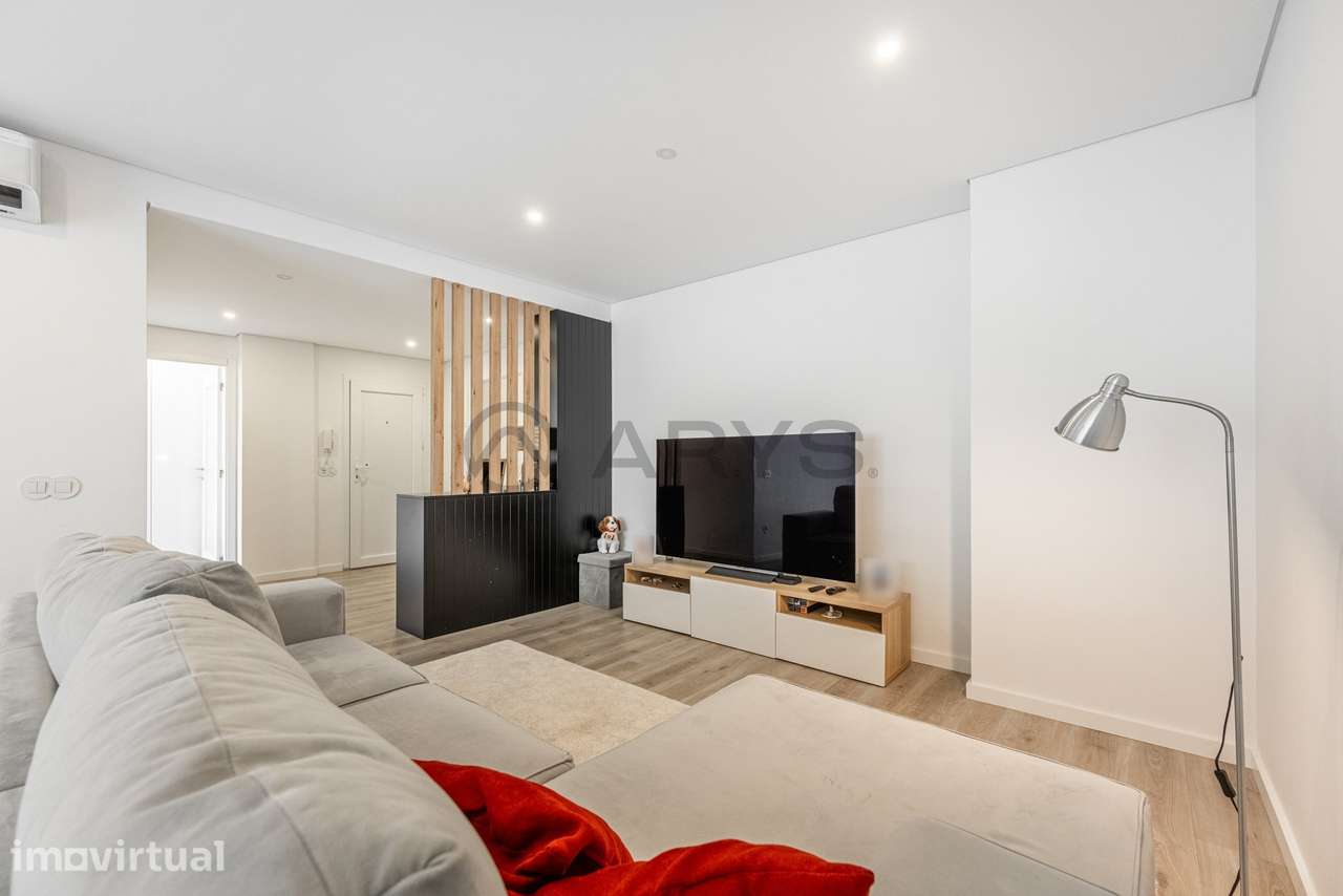 Apartamento T3 | Totalmente Remodelado | Garagem Fechada | São Vice... - Grande imagem: 2/30