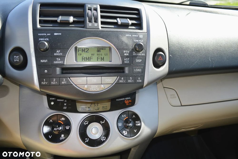 Toyota RAV4 2.0 4x4 Sol - 4