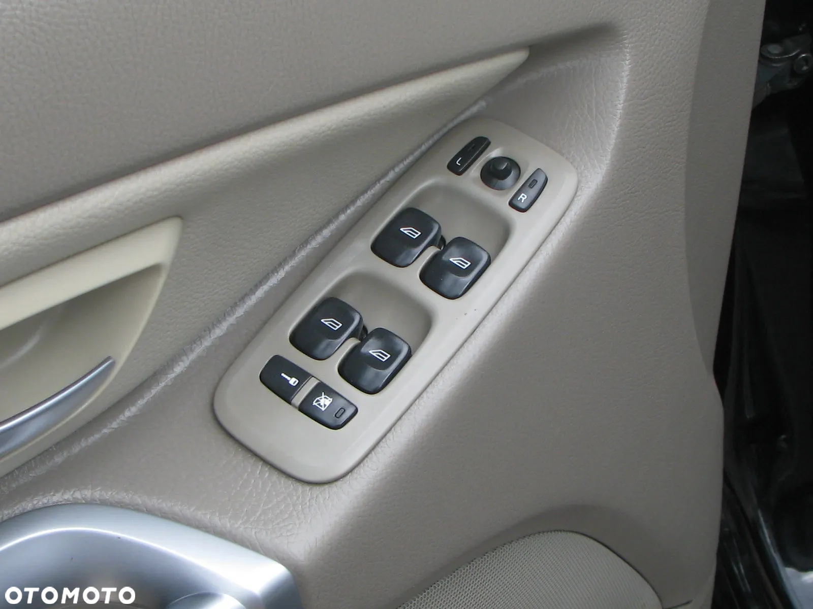 Volvo XC 90 2.4 D5 - 17