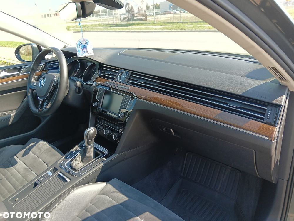 Volkswagen Passat 2.0 TDI SCR DSG Highline - 22