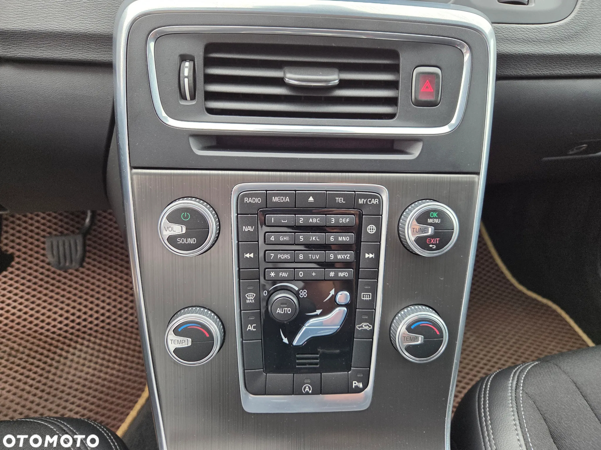 Volvo V60 D3 Momentum - 22