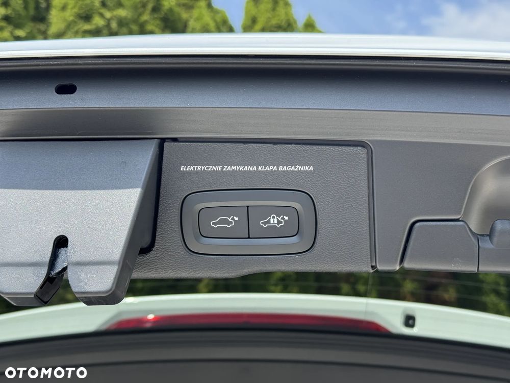 Volvo XC 60 B4 D AWD Geartronic RDesign - 40